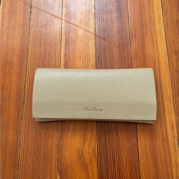 MaxMara Red and Gold Women's Glasses - Picture 9 of 9